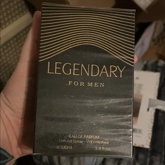 Eau de Parfum for Men - Black and Gold - Picture 1 of 1